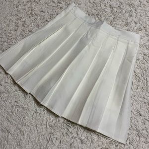 🌸 5/$25 Wild Cats White Pleated Skort . Size SM